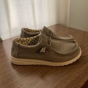 Hey Dude Wally Stretch - Tobacco